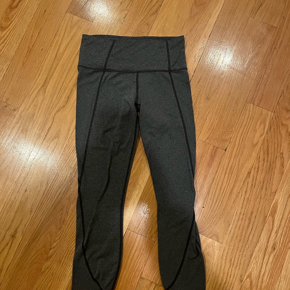 Athleta Salutation 7/8 Ankle Tight Leggings XS Black Powervita Yoga